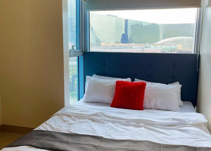 Exquisite 2br Corner With Sunset, Okada View * Manila