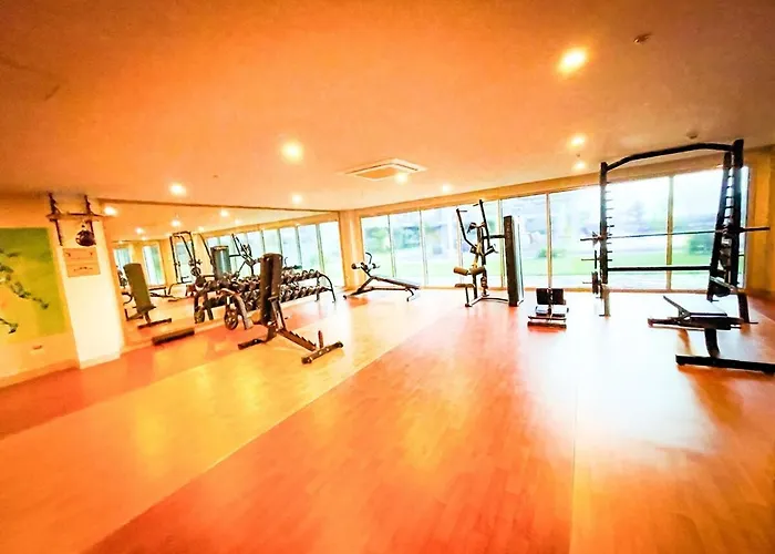 Exquisite 2br Corner With Sunset, Okada View Manila